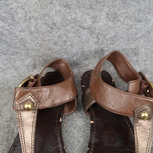 Soda Shoes Womens 7 Sandals T Strap Buckle Flat Thong Brown Casual Studs - Picture 3 of 11